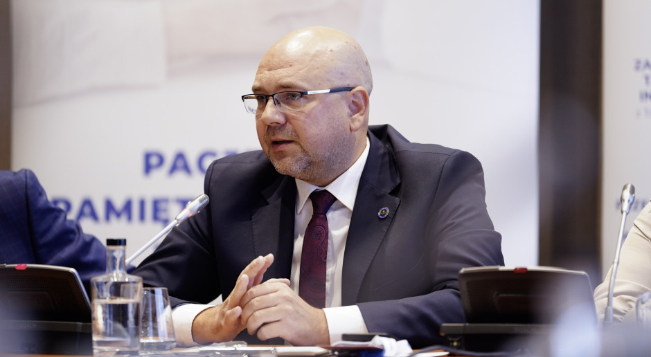 Oskar D. wrócił do sieci, a Lex Szarlatan wciąż w drodze. RPP o terminie końca prac