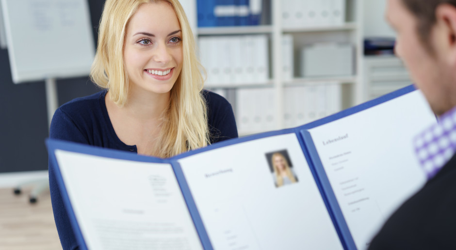 Jedno ogłoszenie - wielkie kłopoty. Neutralność płciowa w rekrutacji ryzykowna