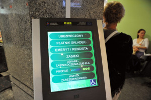 ZUS alarmuje. 4300 zł miesięcznie, a co roku chętnych ubywa