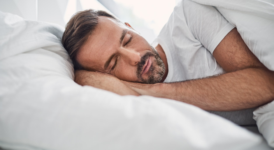 Kardiolog ostrzega Polaków: tylu godzin snu serce może nie wytrzymać