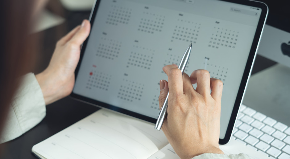 Te osoby mogą odebrać dzień wolny. PIP wyjaśnia, bo nie każdemu się należy