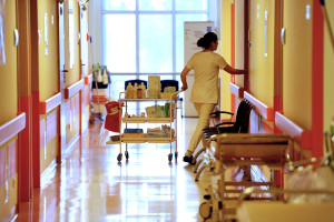 Śmieciówki zostają. Lekarze odetchnęli, salowe rozczarowane