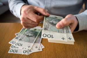 Nowa kwota trzynastki w 2026 roku. Emeryci będą zaskoczeni, nie wszyscy się załapią