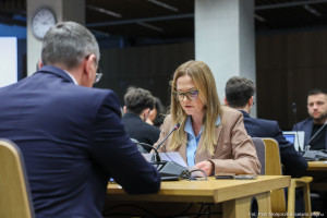 3 mln puszek piwa dziennie i 186 mld zł strat. Alkoholowy dylemat rządu