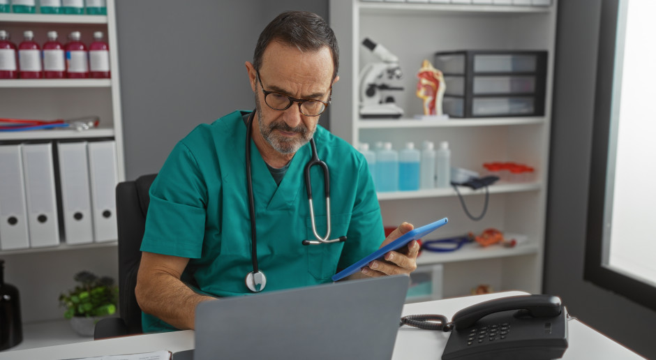 Zdjęcia pacjentów w podręcznikach medycznych. RPO pyta o standardy etyczne