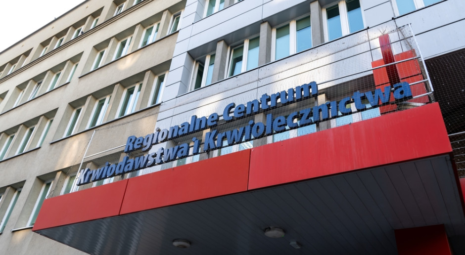 Prawie 100 mln zaległości. Problemy finansowe szpitali destabilizują publiczną służbę krwi