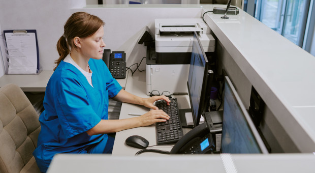 Pilotaż Centralnej e-Rejestracji. Placówki "rzuciły się" do systemu w ostatniej chwili