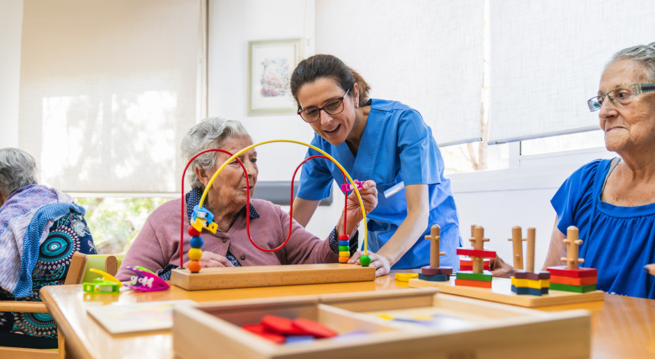 Polska nie jest gotowa na starość. Opieka długoterminowa pęka w szwach