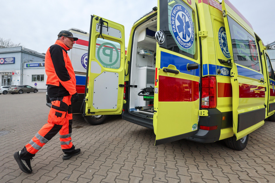 Karetki w 2025 roku: choćby 10 wyjazdów dziennie. "Nie krzycz, nie poganiaj dyspozytora"