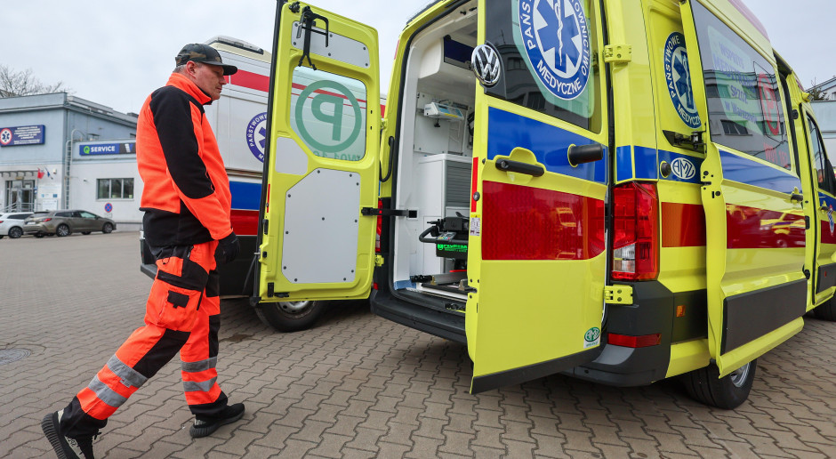 Karetki w 2025 roku: nawet 10 wyjazdów dziennie. "Nie krzycz, nie poganiaj dyspozytora"