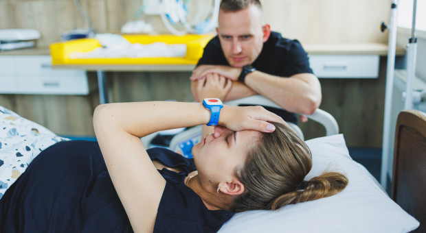 Pokój narodzin zamiast porodówki. Sprawdzamy finalne decyzje ministerstwa