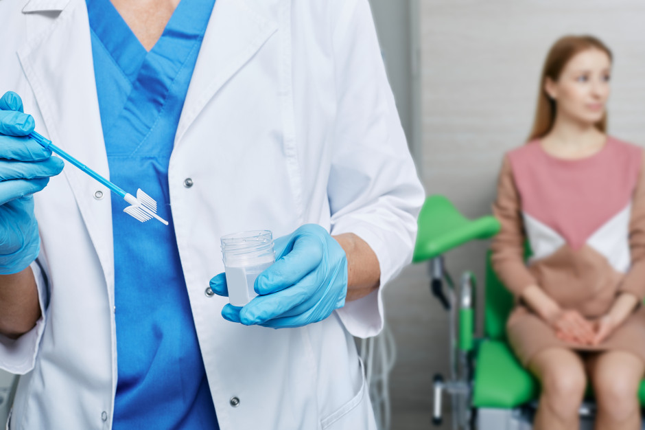 Skuteczniejsze od cytologii, bezpłatne na NFZ. Nowe badanie w profilaktyce raka szyjki macicy