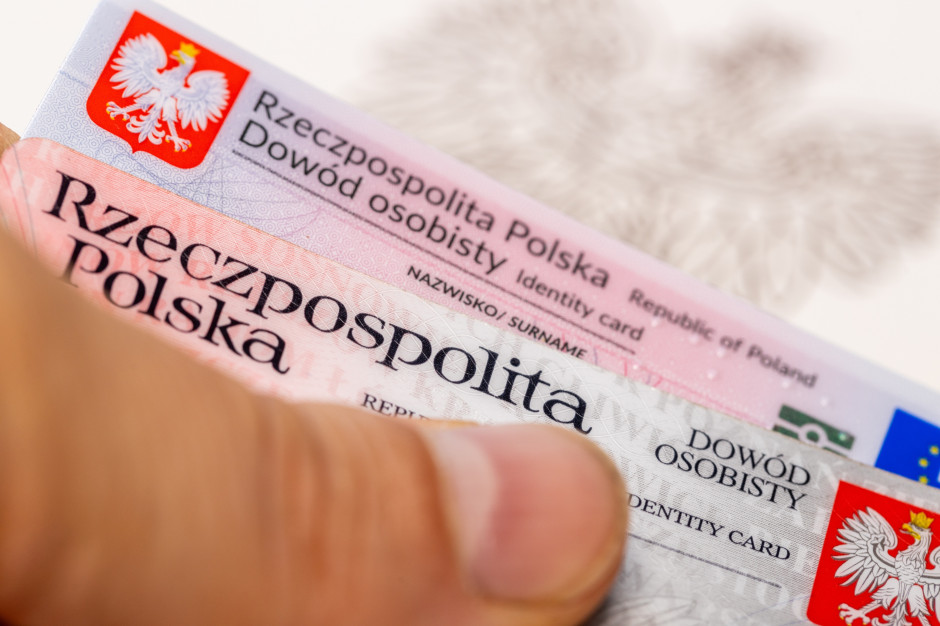 Prawo jazdy i informacja o grupie krwi w e-dowodzie? Senatorowie podjęli decyzję