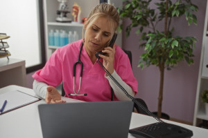 Dziś wchodzą zmiany w przychodniach. NFZ wypłaci 3000 albo 9000 zł miesięcznie