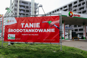  połowa uzależnionych pije alkohol już na stacji. Lobby nie wygra