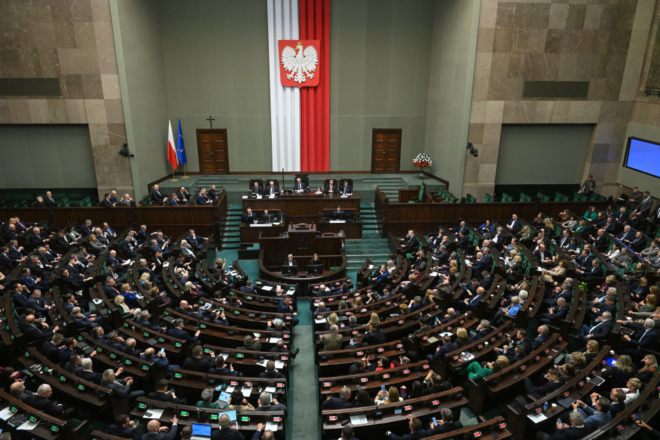 Koniec nocnej sprzedaży alkoholu i promocji "piwo gratis". Sejm będzie pracować nad projektami