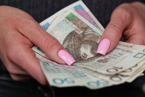 1050 zł na soczewki lub 800 zł na okulary. Już nie tylko dla pracowników