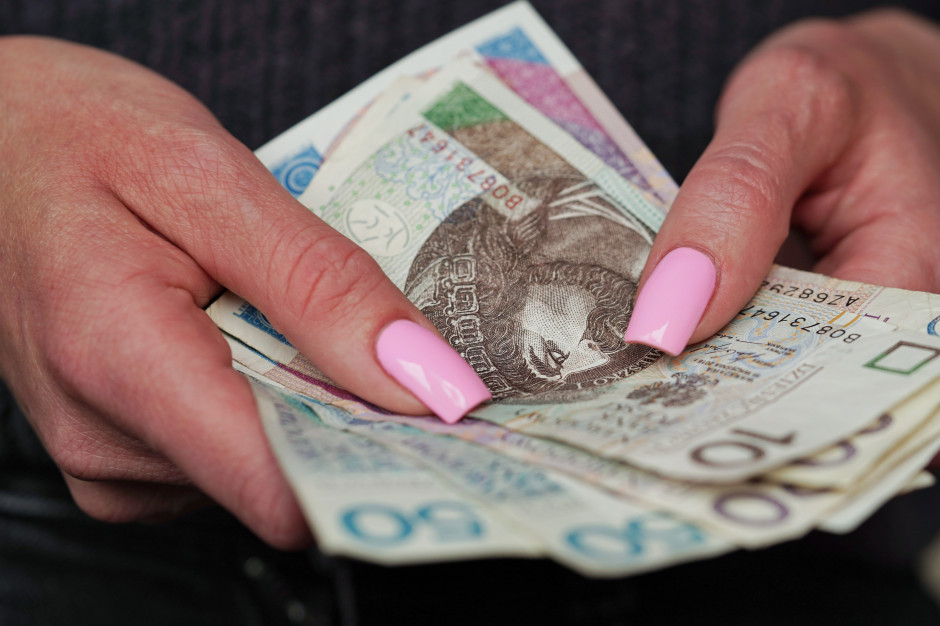 1050 zł na soczewki lub 800 zł na okulary. Już nie tylko dla pracowników