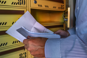 ZUS rozesłał pisma i nie ma tam dobrych wiadomości. Biegiem do skrzynki