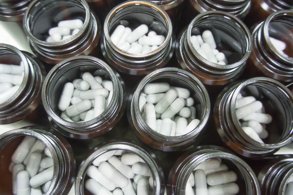 Hamuje apetyt. gwałtownie rozprawia się z ochotą na słodycze