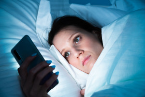 Zła wiadomość dla nocnych marków. Kobiety narażone najbardziej