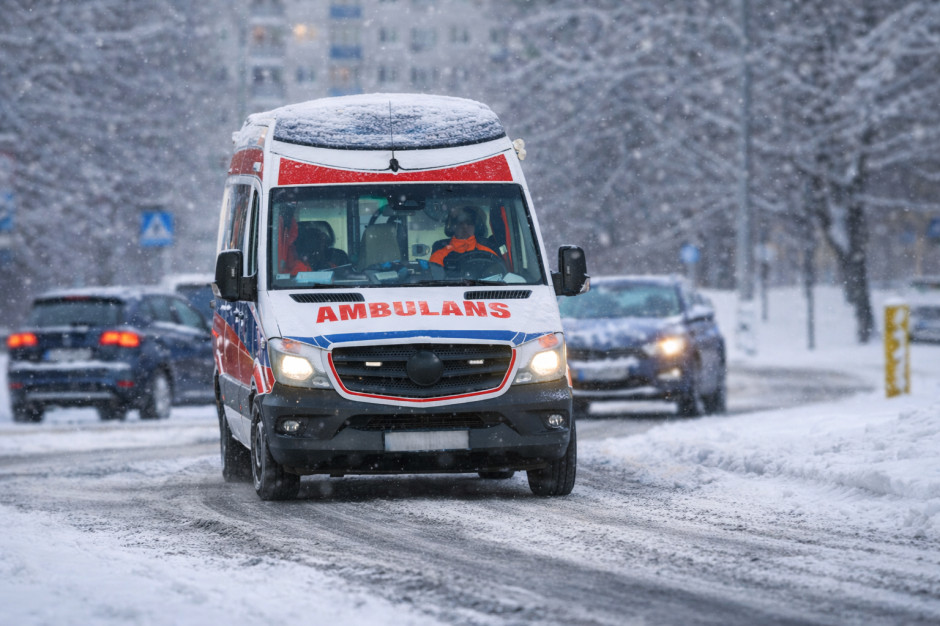 Sanepid zaleca powrót do maseczek. Chorych przybywa w zawrotnym tempie