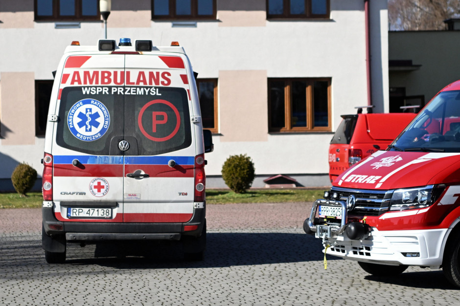 Straż pożarna przejmie karetki? Ministerstwo Zdrowia tłumaczy
