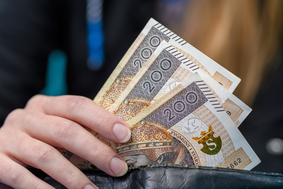 Wynagrodzenia muszą być wyrównane. Wypłaty najpóźniej do 6 lutego