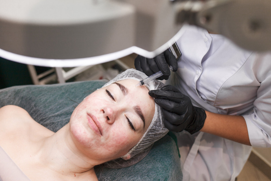 Medycyna estetyczna: Ministerstwo nie pozostawia złudzeń, kto może wykonywać te zabiegi