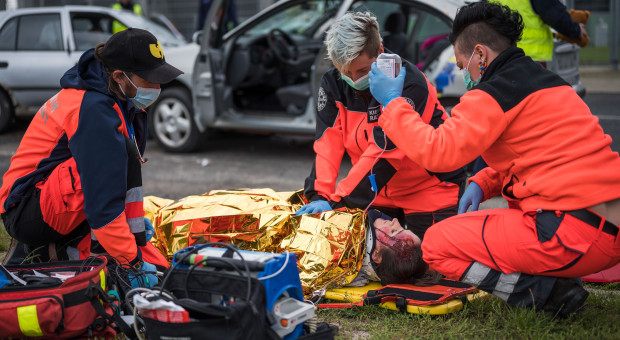 Dwójka to kompromis, trójka to standard? "Mniej ryzyka, bezpieczniejszy pacjent"