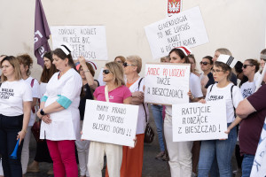 Sprawdziliśmy: takie straty przynoszą szpitalom porodówki. Chodzi o milionowe kwoty