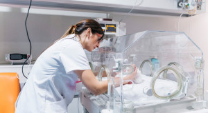 Oficjalny komunikat MZ i GIS. "Nie ma racjonalnych przesłanek do odraczania szczepienia"