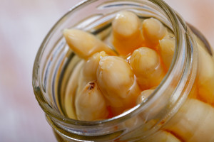 Tak trują nas producenci. Dodawany na potęgę: dewastuje wątrobę, miażdży serce