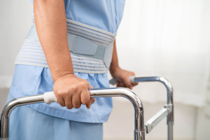 216 zł miesięcznie za powszechną chorobę stawów. Dochód nie ma znaczenia