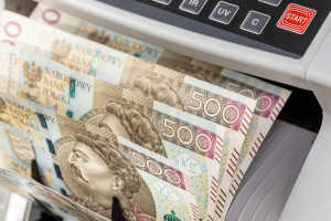 4 milionów Polaków otrzyma premię od rządu. Sprawdź, czy tobie też się należy