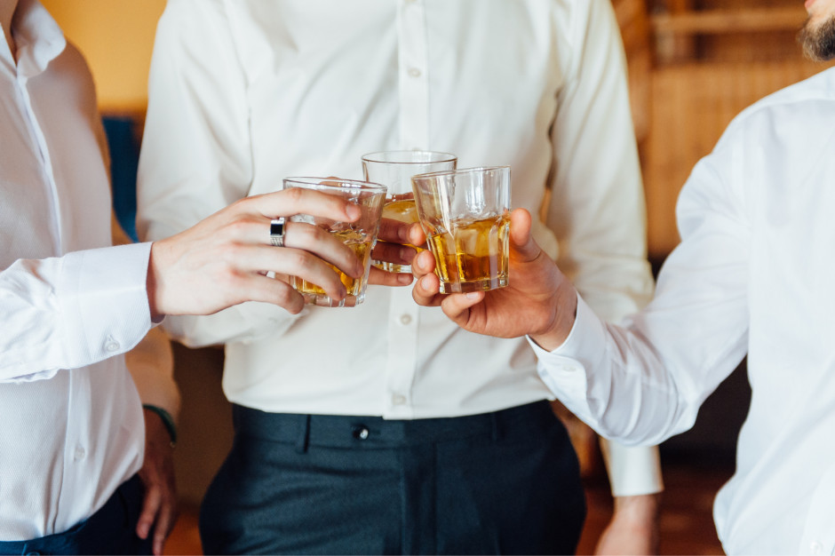 84 proc. dorosłych Polaków pije alkohol. Rząd ma plan, by to ukrócić