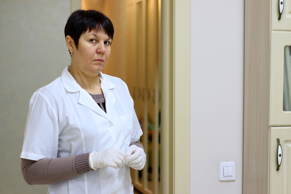 Pielęgniarka stwierdzi zgon i wystawi zwolnienie do 5 dni. Tak resort chce zmienić uprawnienia