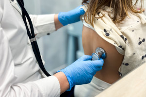 Ponad 260 tys. "ołowianych dzieci". Raport nie pozostawia złudzeń