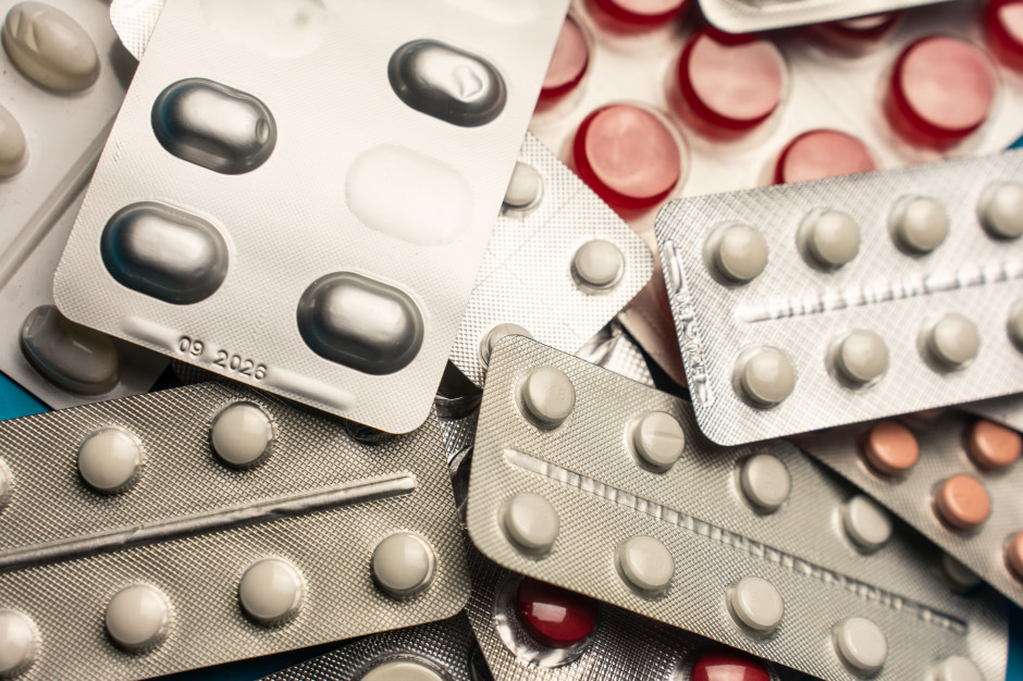 Zakazany w Finlandii, w Polsce od 23 lat bez recepty. Co z bezpieczeństwem znanego leku?