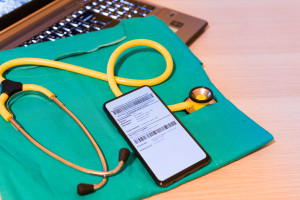 IKP ma ostrzegać, jak działają leki? MZ nie chce ingerować w decyzje lekarzy