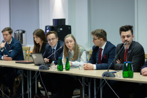 Reforma zawodu lekarza: staż skrócony do 6 miesięcy? Ministerstwo rozmawia z samorządem i studentami