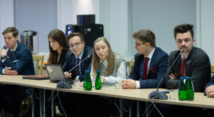 Reforma zawodu lekarza: staż skrócony do 6 miesięcy? Ministerstwo rozmawia z samorządem i studentami