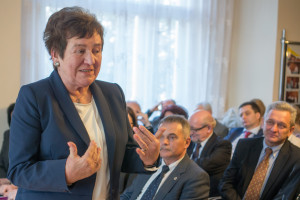 "Po prostu robiłam swoje. Leczyłam te dzieci, bo byłam lekarzem". Wnuczka Jolanty Wadowskiej-Król o "Ołowianych dzieciach"