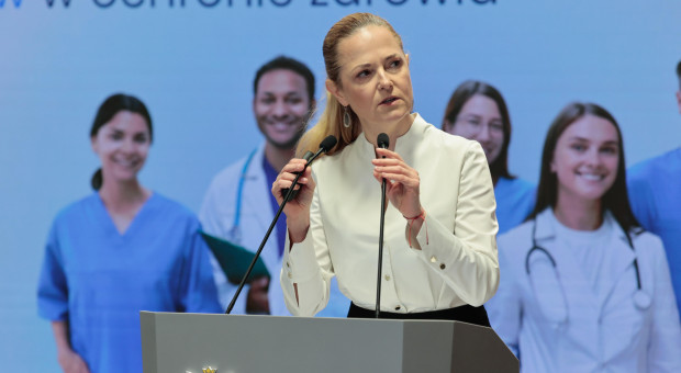 "Nie zabieramy podwyżek". Wiceminister zdrowia o zmianach w wynagrodzeniach medyków