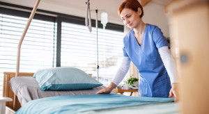 Płace salowych i sanitariuszy pójdą w górę. Tyle wyniosą podwyżki