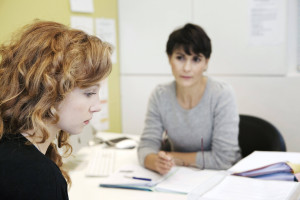 "Rodzice nie chcą słyszeć". Nastolatek pójdzie do psychologa bez ich zgody. Analiza możliwości
