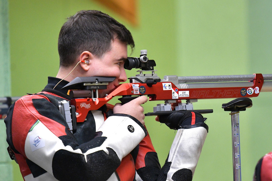 Na liście zagrożonych strzelcy, chirurdzy i stomatolodzy. Wyniki badań zaskoczyły naukowców