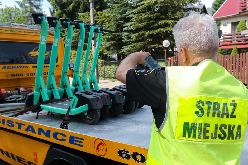 Parkują gdzie popadnie. Resort szykuje bat na hulajnogi, a to dopiero początek