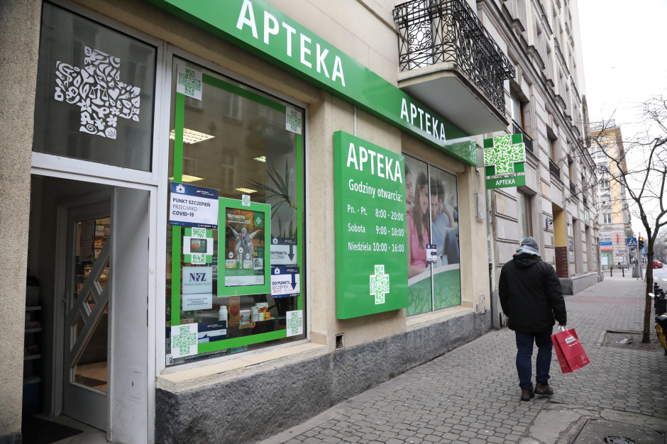 Darmowe leki: skorzystała olbrzymia grupa seniorów. Wiemy co z listą i ograniczeniami w receptach