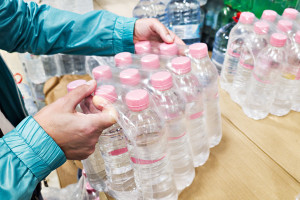 Niemcy kompletują awaryjne zestawy na 10 dni. Rząd podał listę produktów